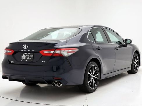 Used 2018 Toyota Camry LE image 9