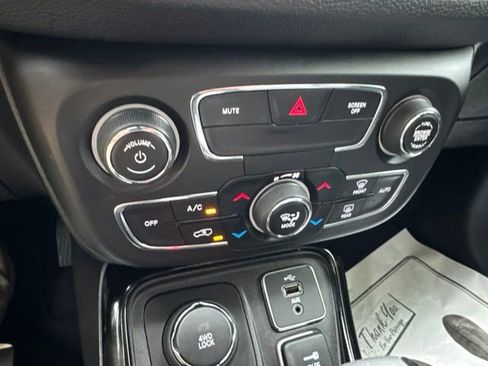 Used 2018 Jeep Compass Limited w/ Navigation Group AWD/4WD image 21