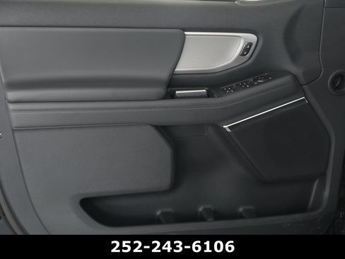 Used 2025 Ford Expedition Max Active AWD/4WD image 32