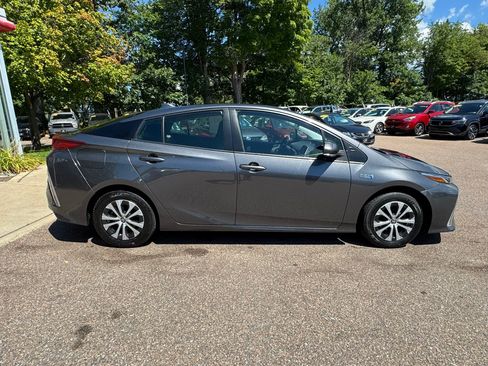 Used 2021 Toyota Prius Prime LE FWD image 8