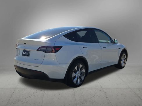 Used 2024 Tesla Model Y image 6