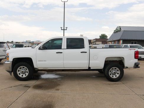 Used 2016 Chevrolet Silverado 2500 W/T AWD/4WD image 3
