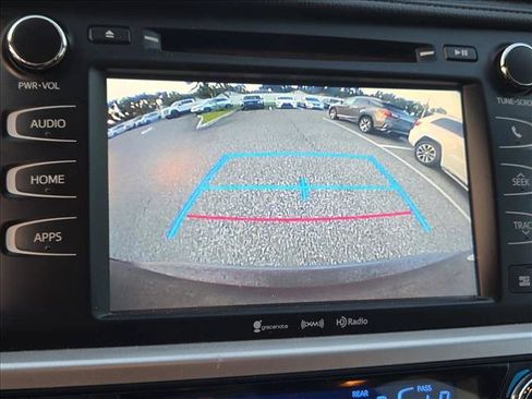 Used 2016 Toyota Highlander XLE FWD image 7