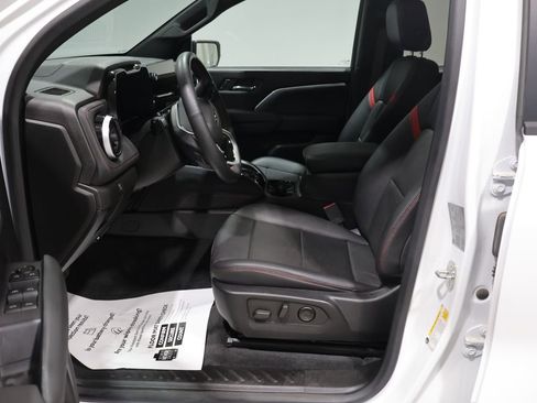 Used 2023 Chevrolet Colorado Z71 w/ Z71 Convenience Package 2 AWD/4WD image 11