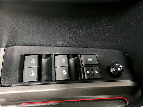 Certified 2023 Toyota Tacoma TRD Off-Road AWD/4WD image 30