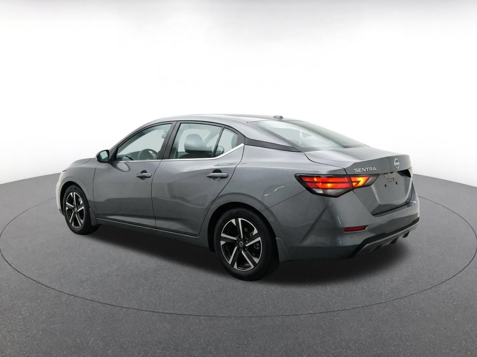 Used 2025 Nissan Sentra SV FWD image 6