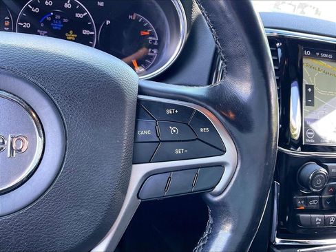 Used 2022 Jeep Grand Cherokee Laredo X AWD/4WD image 22