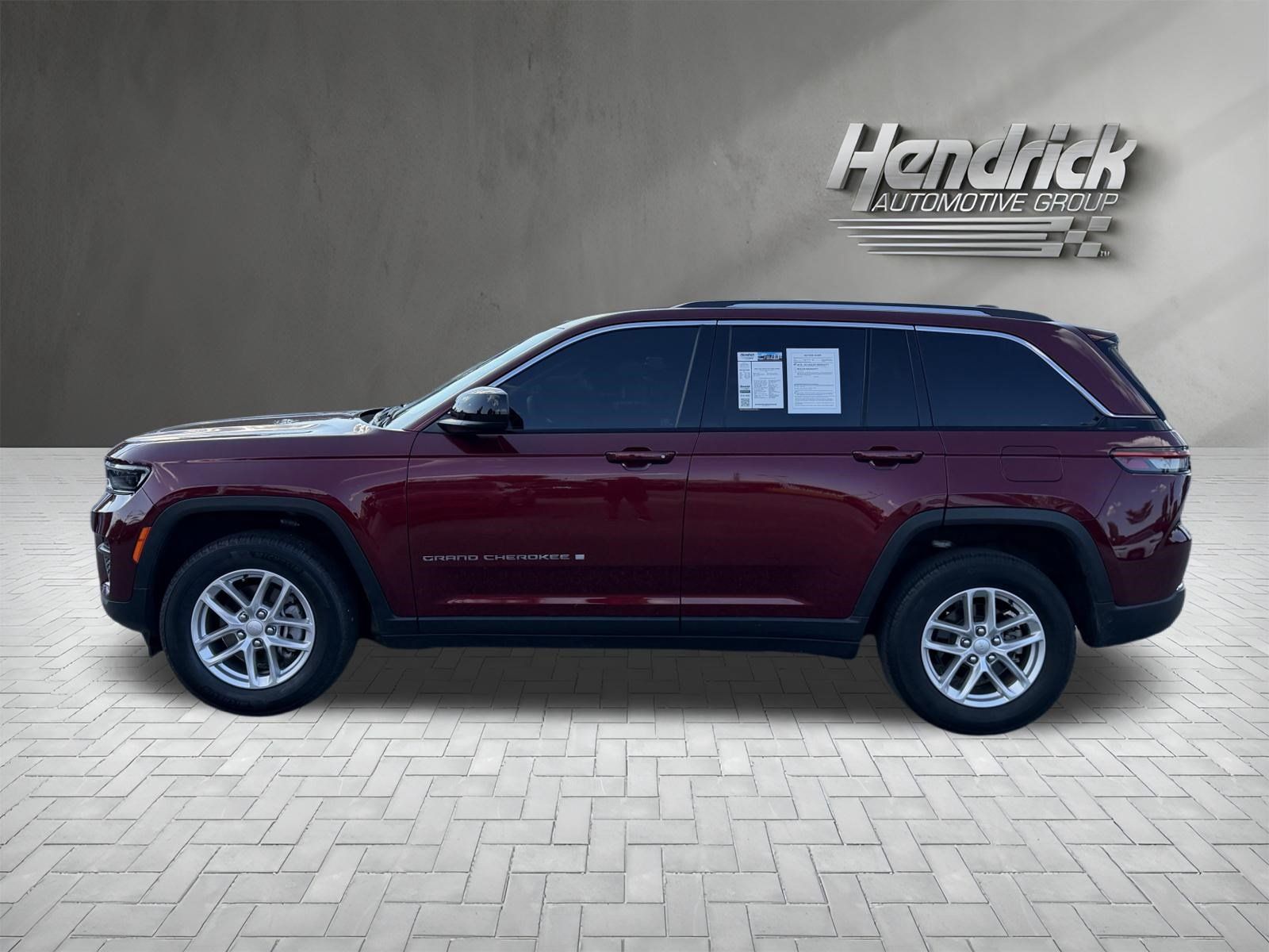 Used 2023 Jeep Grand Cherokee Laredo w/ Trailer Tow Prep Group (B) RWD image 7