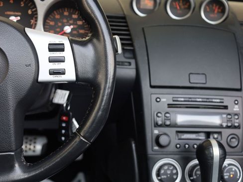 Used 2004 Nissan 350Z Touring RWD image 30