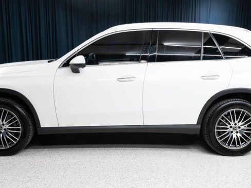 Certified 2026 Mercedes-Benz GLC 300 image 8