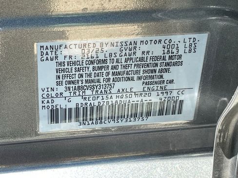 Used 2025 Nissan Sentra SV FWD image 33