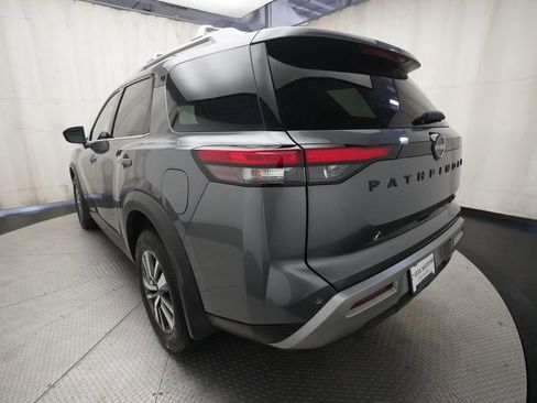 Certified 2025 Nissan Pathfinder SL w/ Black Appearance Package AWD/4WD image 35