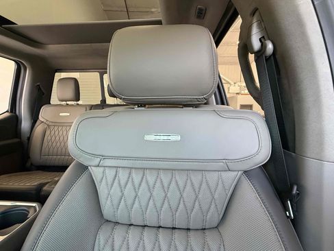 Used 2026 Ford F450 Platinum w/ Platinum Plus Package AWD/4WD image 9