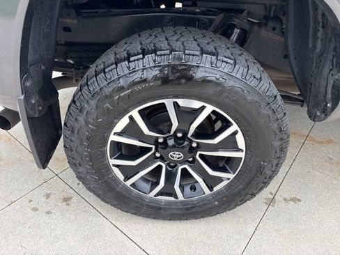 Used 2023 Toyota Tacoma TRD Sport w/ Technology Package AWD/4WD image 9