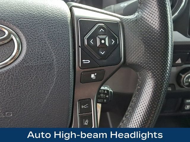 Used 2018 Toyota Tacoma TRD Sport AWD/4WD image 8