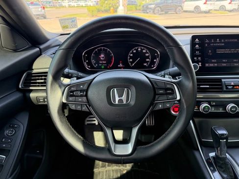 Used 2018 Honda Accord Sport image 17