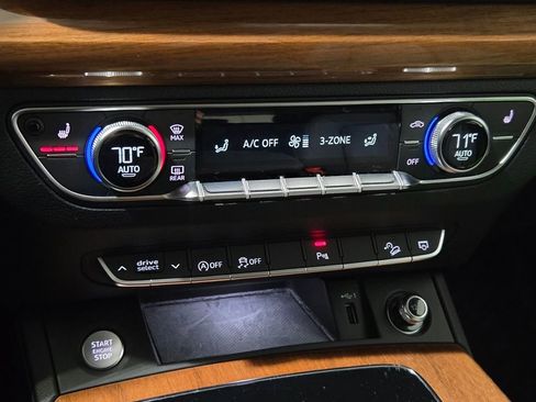 Used 2022 Audi Q5 2.0T Premium w/ Convenience Package image 4