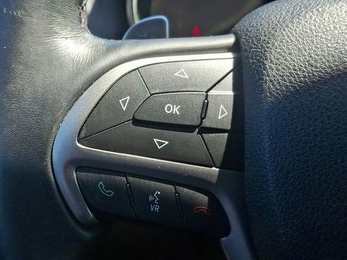 Used 2017 Jeep Grand Cherokee Altitude AWD/4WD image 21