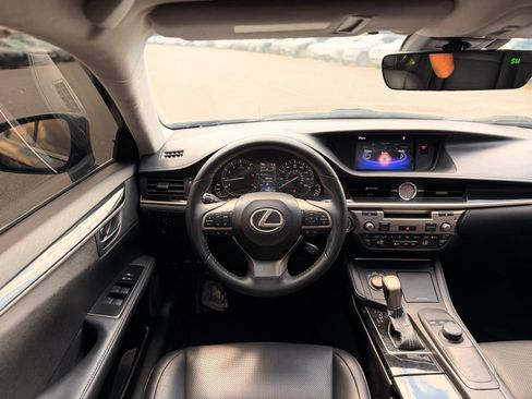 Used 2017 Lexus ES 350 w/ Accessory Package 2 FWD image 33