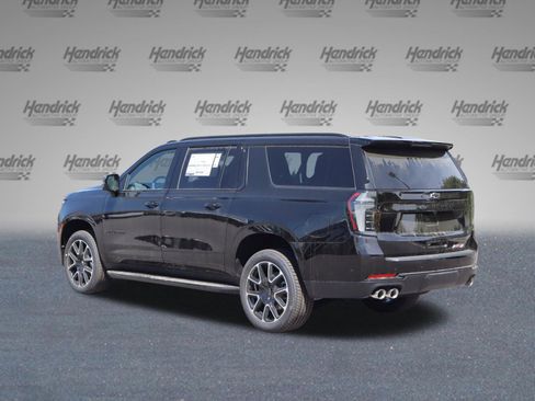 New 2026 Chevrolet Suburban RST w/ Comfort Package AWD/4WD image 5