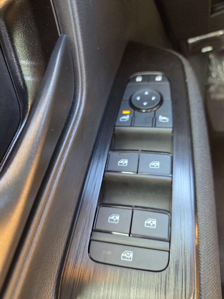 Used 2026 Nissan Kicks S FWD image 19