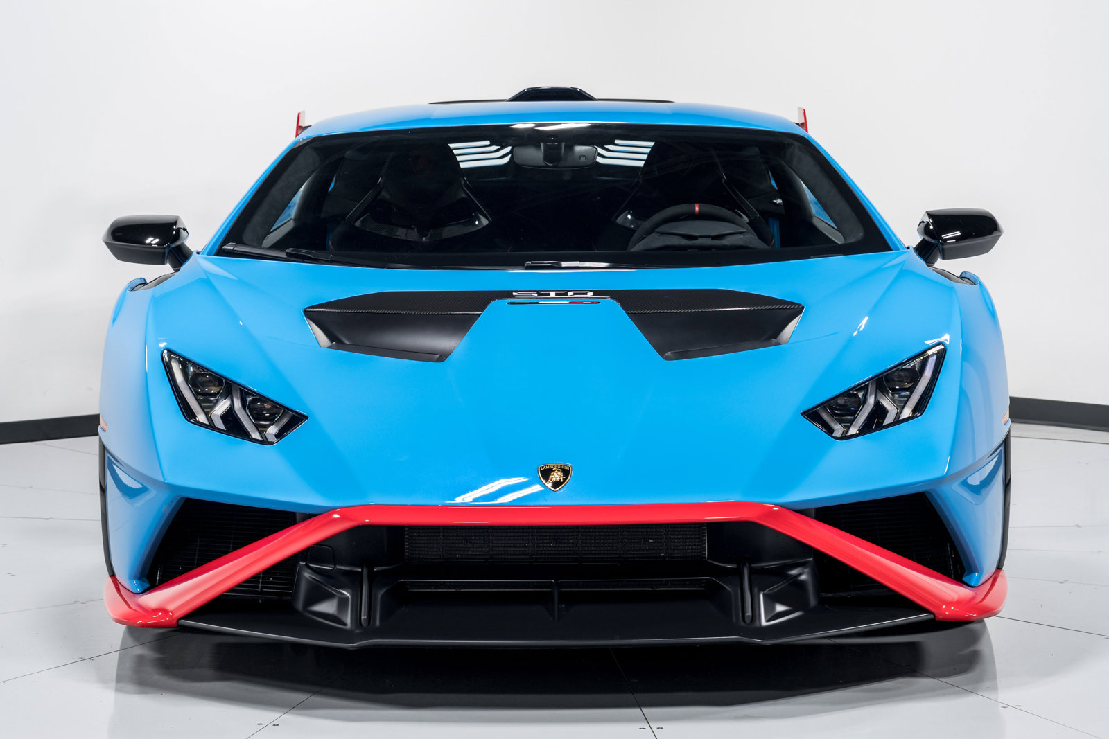 Used 2024 Lamborghini Huracan STO RWD image 8