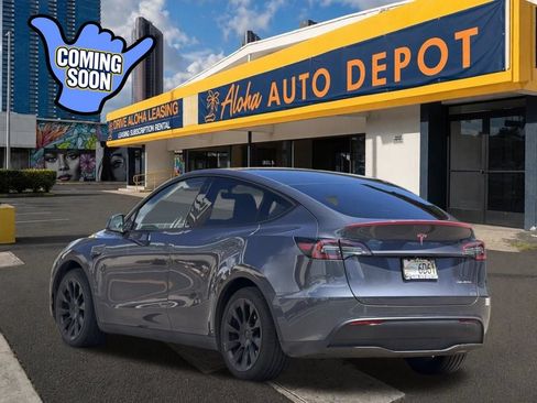 Used 2023 Tesla Model Y Long Range AWD/4WD image 3