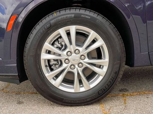 Certified 2025 Cadillac XT6 Luxury FWD image 9