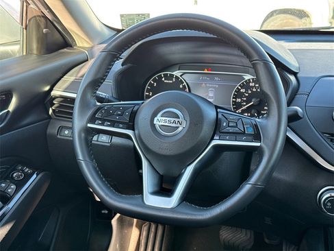 Used 2022 Nissan Altima 2.5 SV w/ SV Premium Package image 22