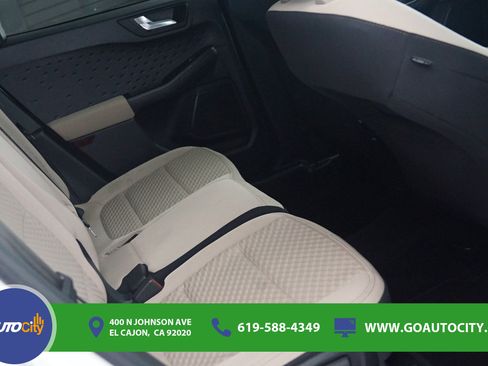 Used 2020 Ford Escape SE FWD image 13