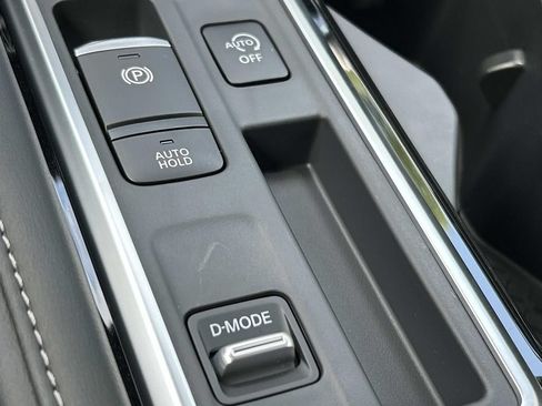 New 2026 Nissan Pathfinder SV w/ SV Premium Package FWD image 34
