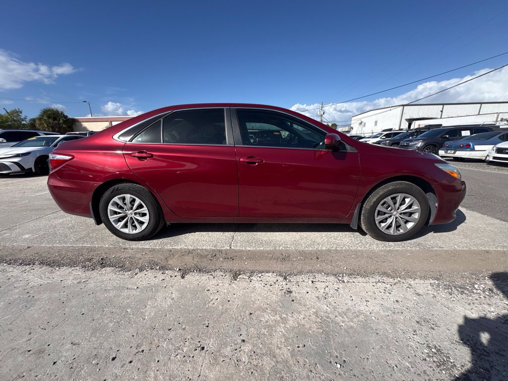Used 2016 Toyota Camry LE FWD image 2