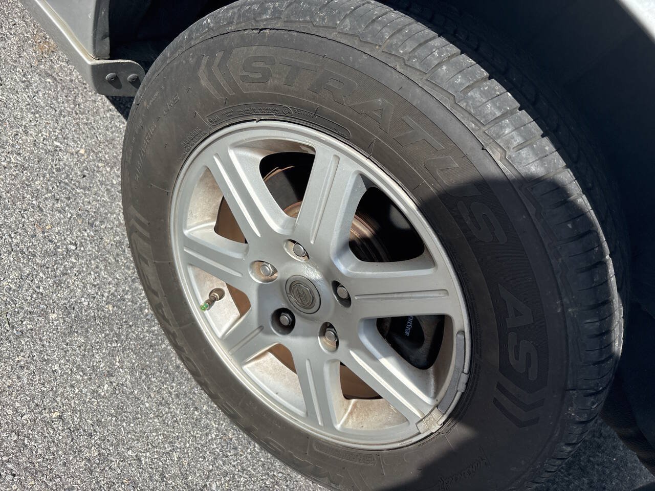 Used 2010 Chrysler Town & Country Touring FWD image 12