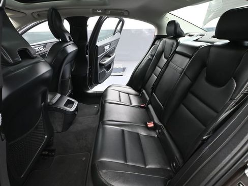 Used 2024 Volvo S60 B5 Core FWD image 39