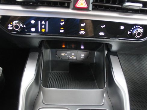 New 2026 Kia Sorento LX FWD image 36