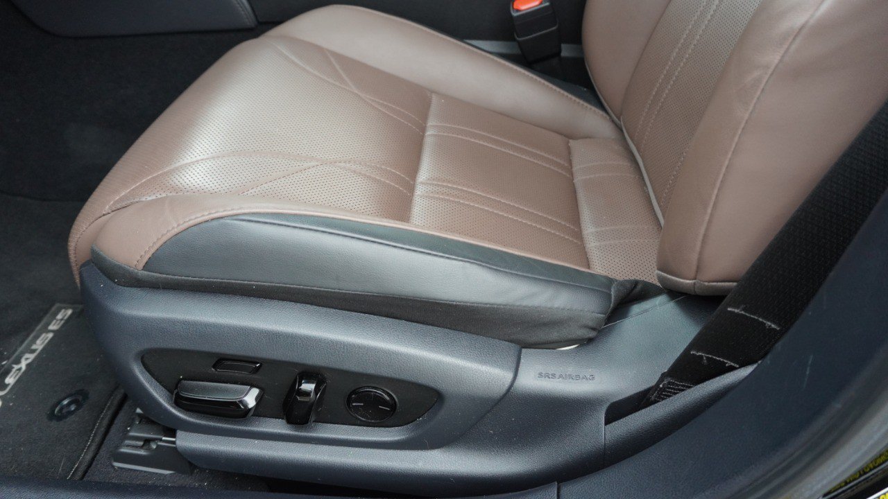Used 2024 Lexus ES 350 Ultra Luxury w/ Accessory Package (Z2) FWD image 17