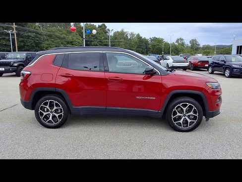 Certified 2025 Jeep Compass Limited AWD/4WD image 9
