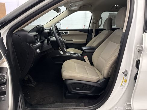 Used 2022 Ford Explorer XLT image 10