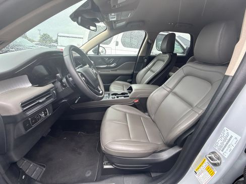 Used 2025 Lincoln Corsair FWD image 4
