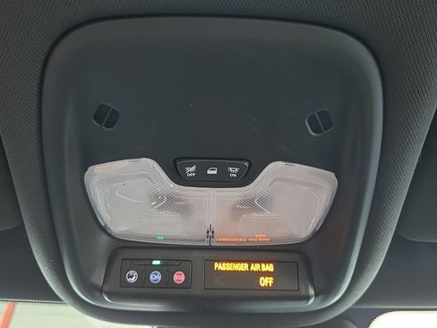 Used 2023 Chevrolet TrailBlazer RS w/ Convenience Package FWD image 42