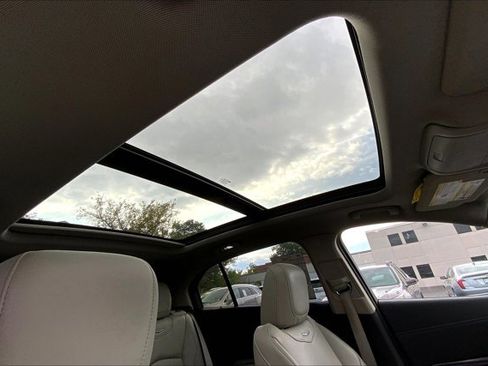 Used 2023 Cadillac XT4 Luxury w/ Cold Weather Package image 21