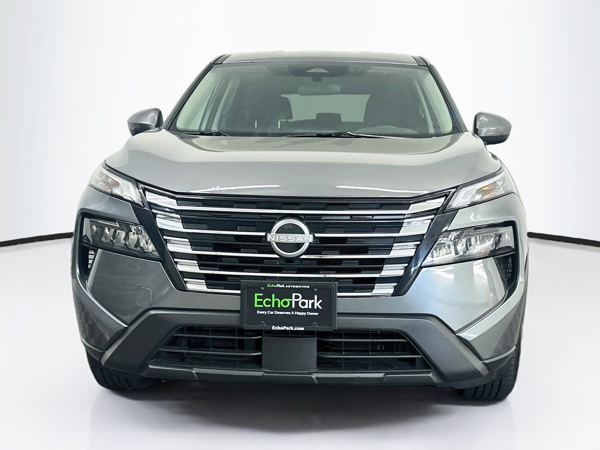 Used 2025 Nissan Rogue SV AWD/4WD image 2