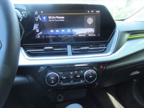Used 2024 Chevrolet Trax LT w/ Driver Confidence Package FWD image 22
