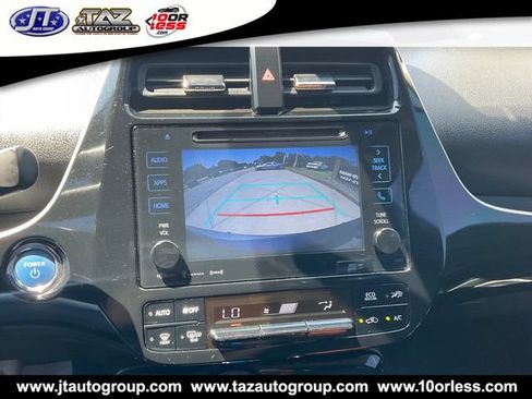 Used 2018 Toyota Prius Three FWD image 18