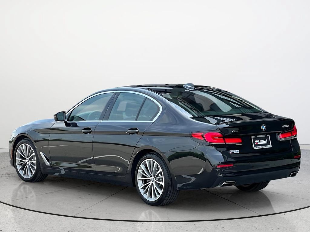 Used 2022 BMW 530i xDrive w/ Convenience Package AWD/4WD image 3