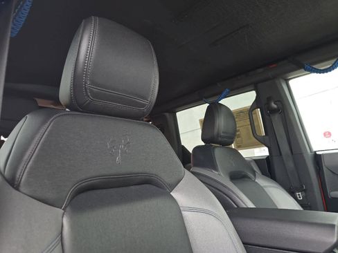 Used 2022 Ford Bronco Black Diamond image 17