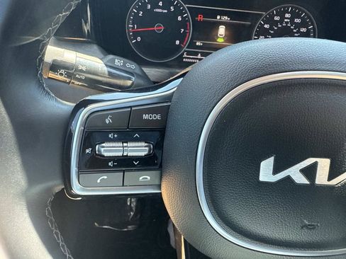 Used 2023 Kia Sorento S w/ Panoramic Sunroof Package AWD/4WD image 31