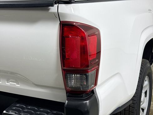 Used 2022 Toyota Tacoma SR image 31