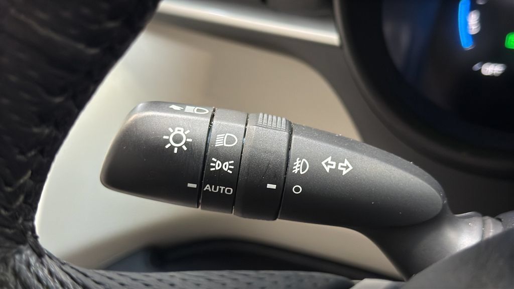 Used 2024 Toyota Sienna Limited AWD/4WD image 43
