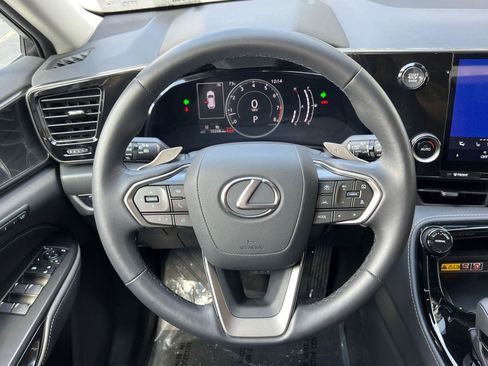 Used 2025 Lexus NX 250 FWD w/ Towing Package (2000 Lbs) image 25